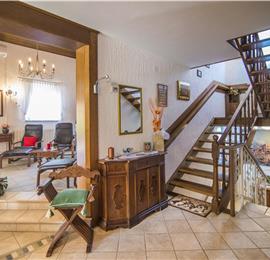 4 Bedroom Villa with Pool and Annex near Porec, Sleeps 8